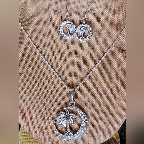 Jewelry - New Palmetto Crescent Moon Silver tone pendant necklace & matching earrings set